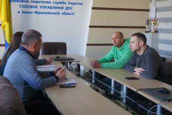 Податківці Івано-Франківщини обговорили з підприємцями ризики штучного дроблення бізнесу