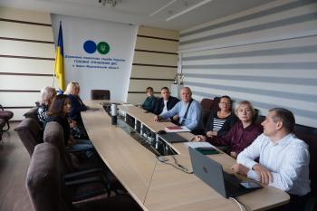 Як відстань від торгового закладу до обласного центру впливає на розмір середньої зарплати працівників при торгівлі підакцизною групою та інші вимоги законодавства обговорили податківці з платниками податків